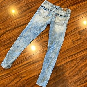 Levi’s acid washed skinny jeans with adjustable waistband